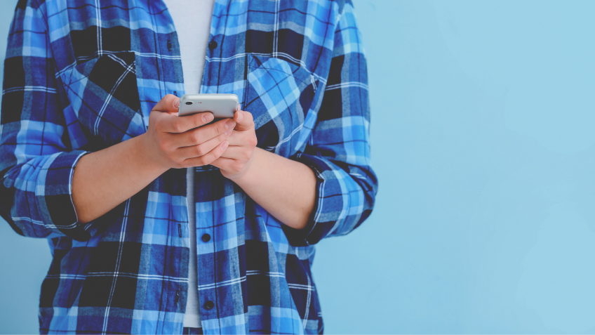 10 WAYS TO USE SOCIAL MEDIA WHILE PRACTICING SELF-CARE & MAINTAINING MENTAL HEALTH